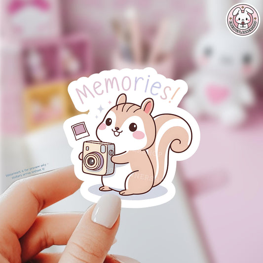 Schnappschuss! Unser Kawaii Erinnerungen Eichhörnchen Sticker hüpft in den Shop! 📸✨